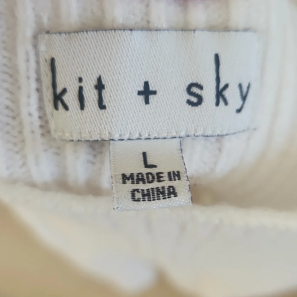 Kit + Sky White Ribbed Women's Top - Picture 2 of 5